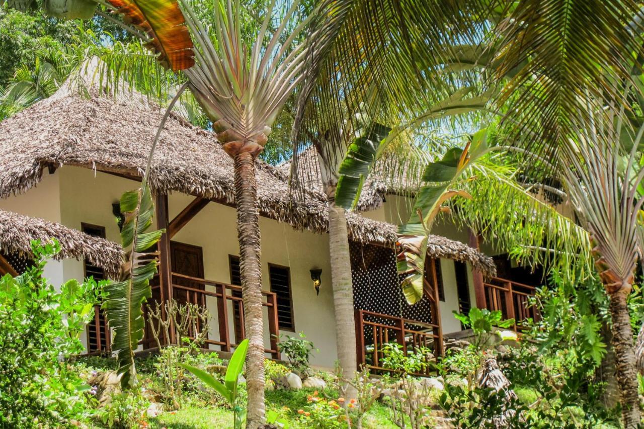 Sakatia Lodge Ampasimena Ngoại thất bức ảnh