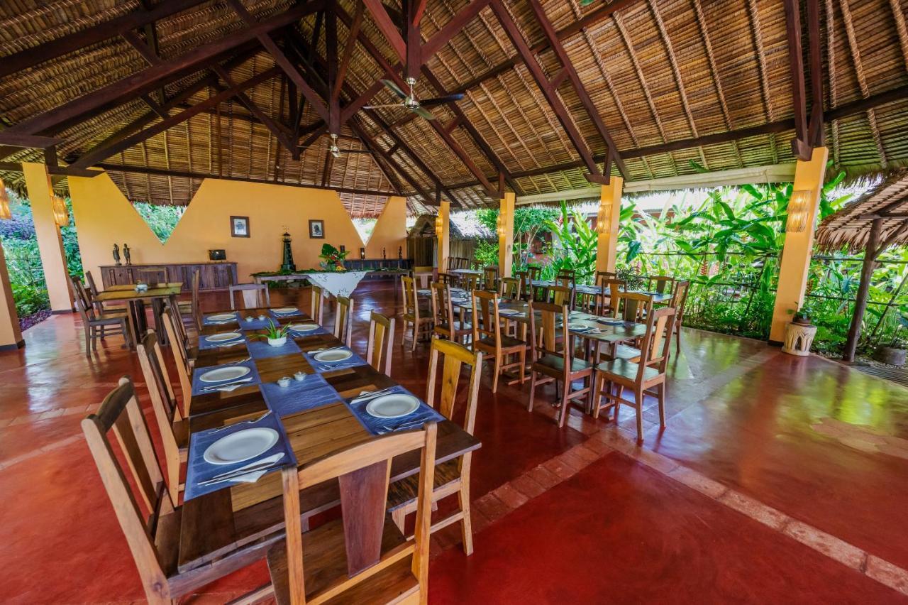 Sakatia Lodge Ampasimena Ngoại thất bức ảnh
